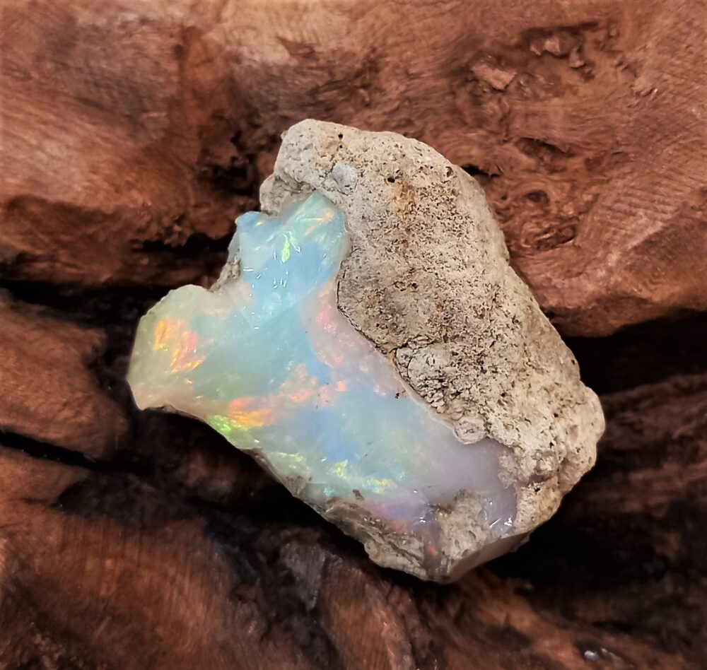 opale bianco etiope extra su matrice
